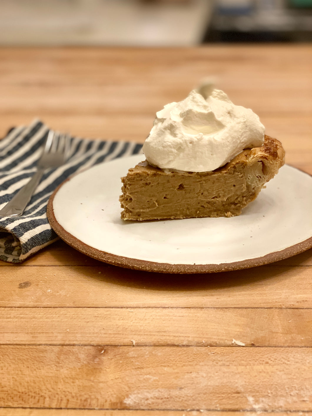 Gingerbread Cheesecake Pie